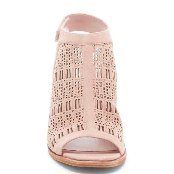 Vince Camuto Keannie Block Heel Sandal NWOB - Picture 6 of 7